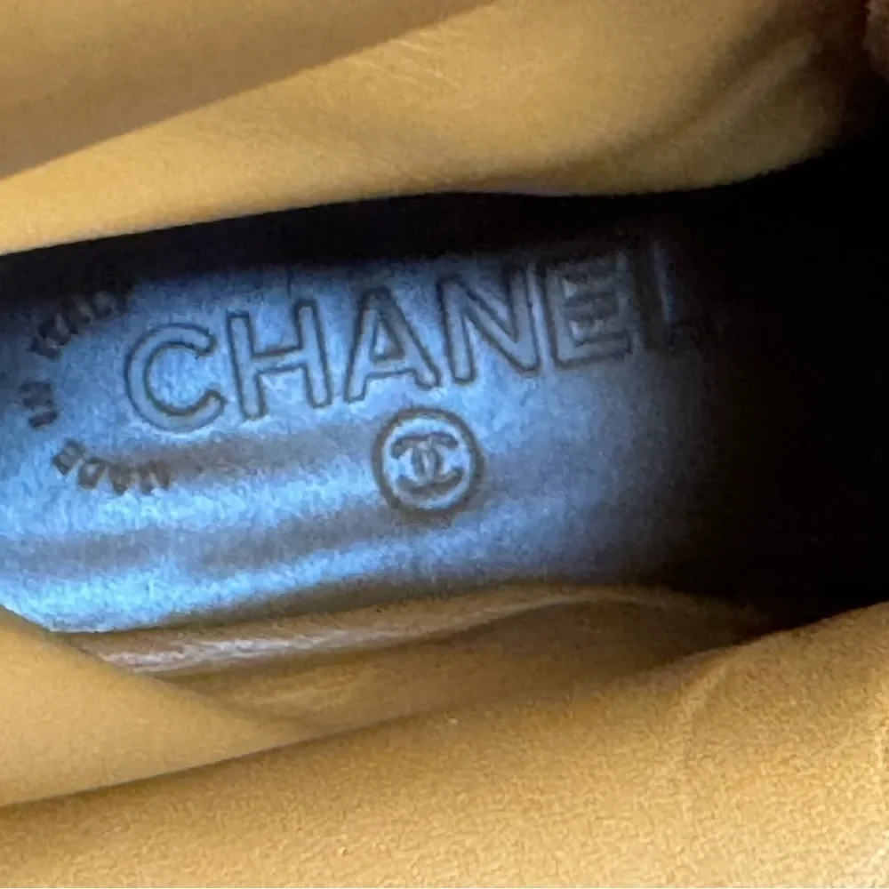 CHANEL step into